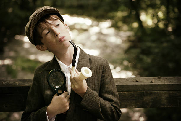 DÉTECTIVE, sur les traces de Sherlock Holmes